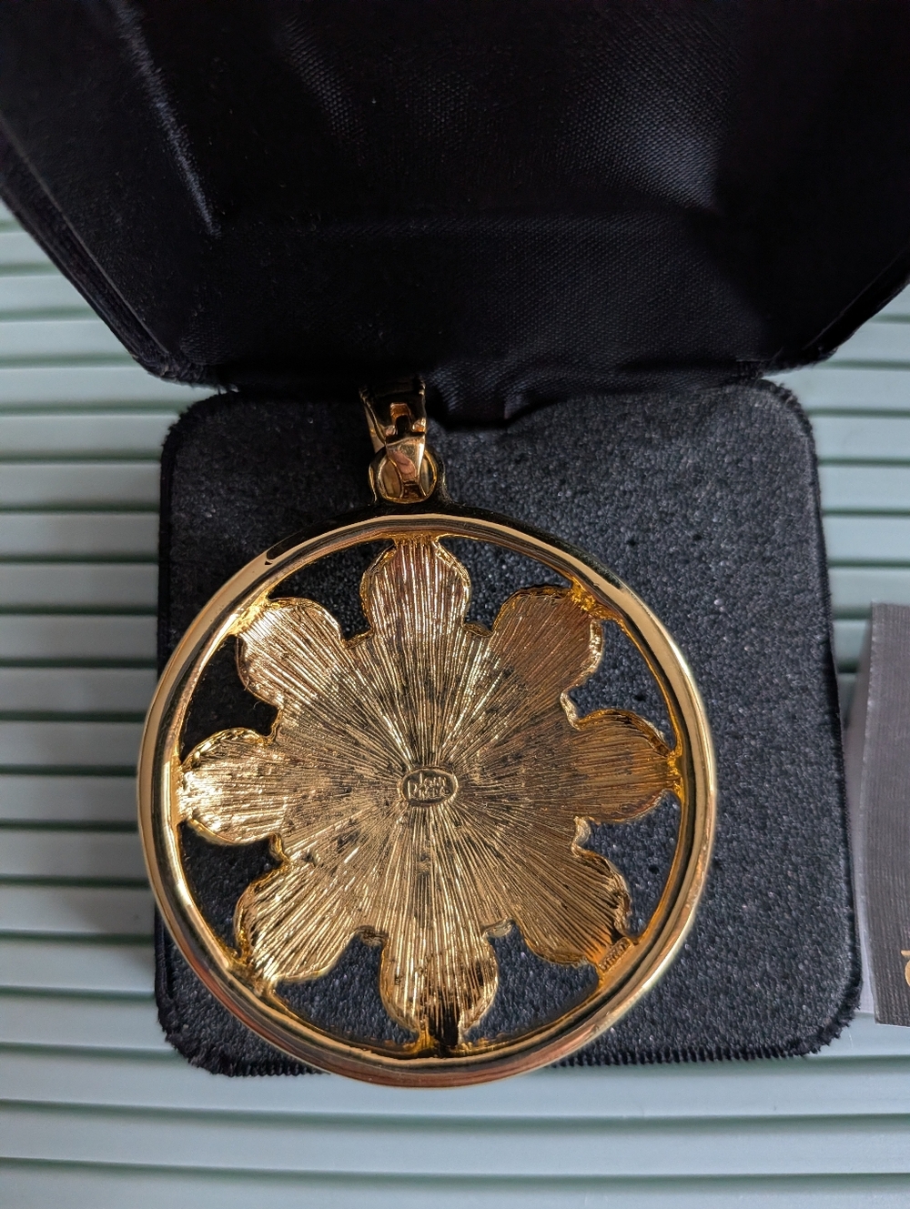 Joan Rivers Pendant - Picture 2 of 2